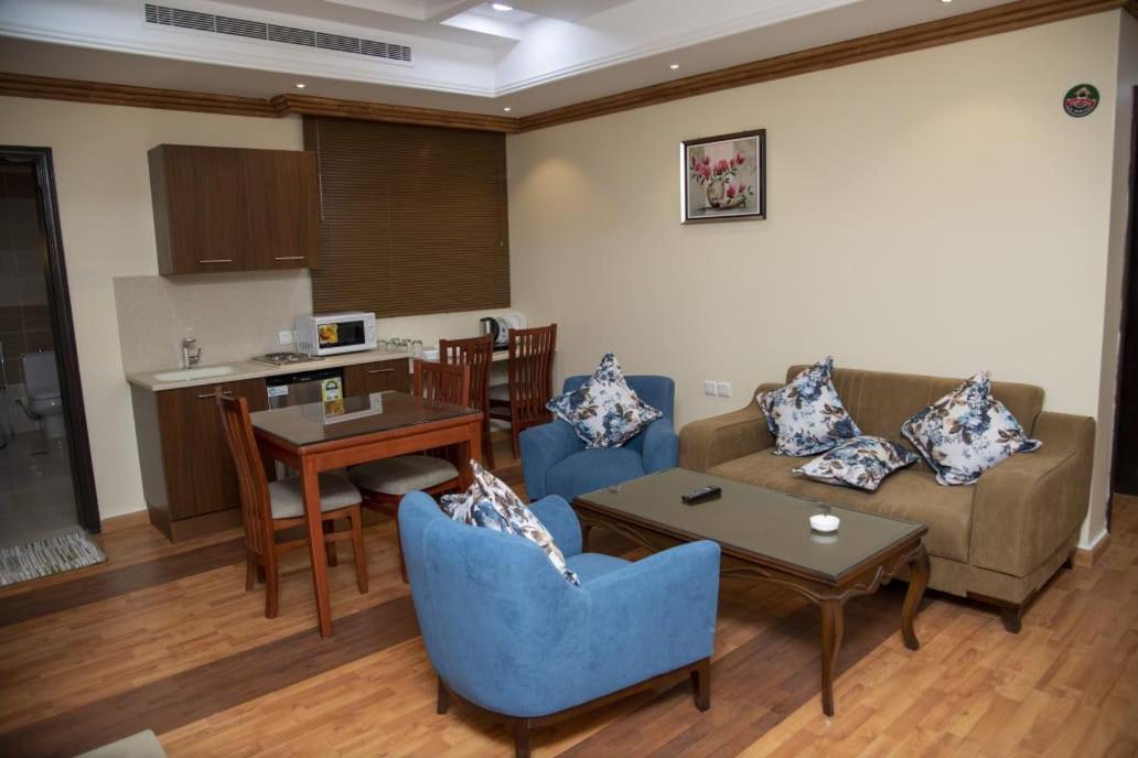 Diva Hotel Suites Джеда Екстериор снимка