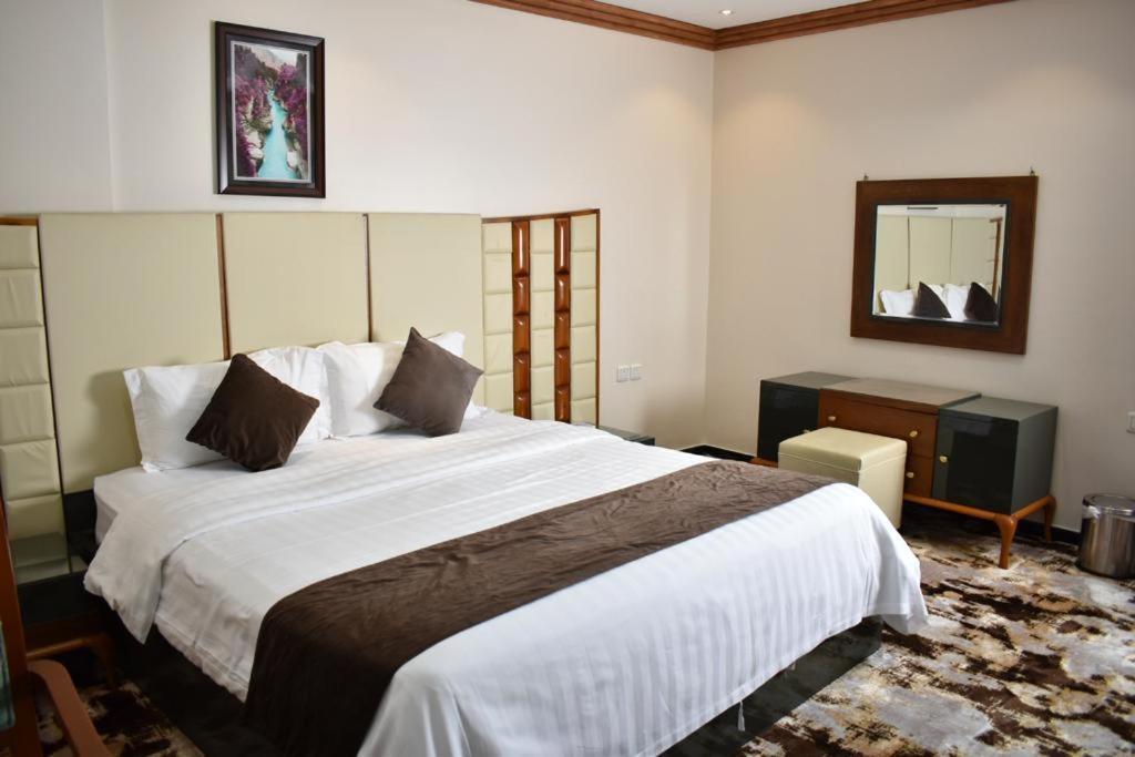 Diva Hotel Suites Джеда Екстериор снимка